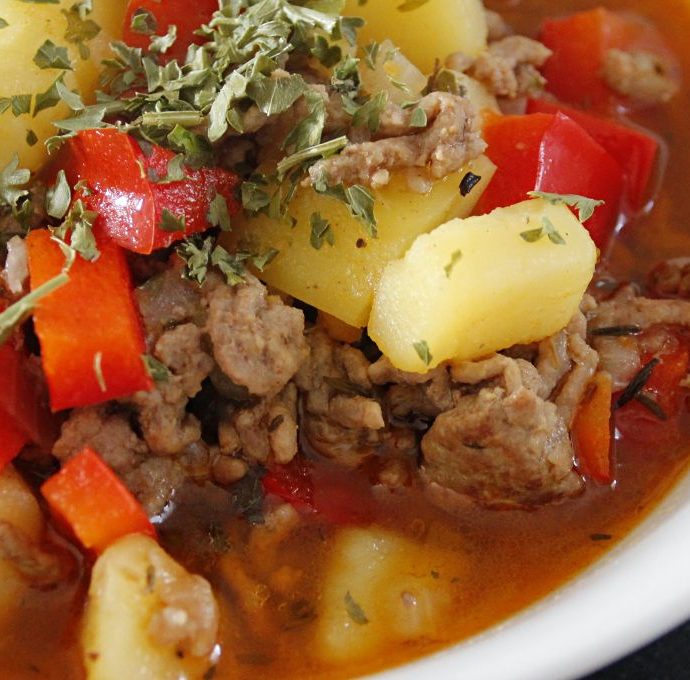 One-Pot Bauerntopf mit Hackfleisch