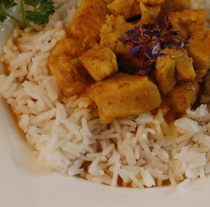 Thai-Curry mit Mandarinen und Basmati-Reis