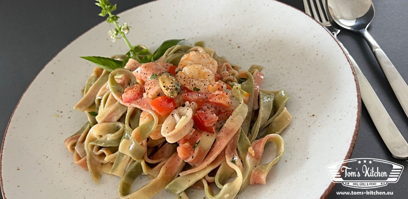Tagliatelle Tricolore mit Frutti di Mare