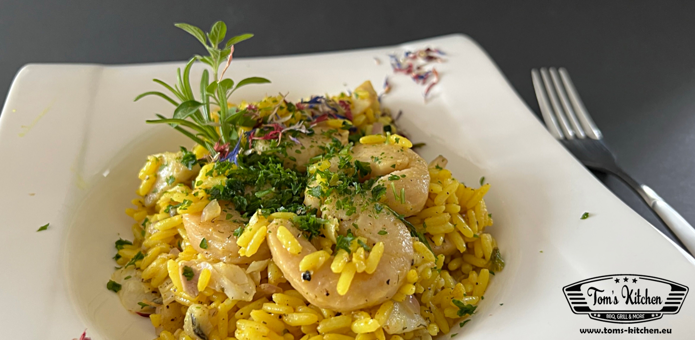 Kurkuma-Reis mit Shrimps